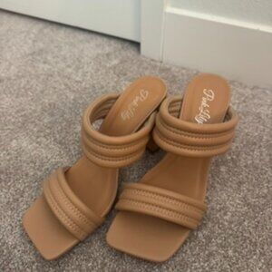 Pink Lily Raina Nude Double Strap Square Toe Sandals Size 10